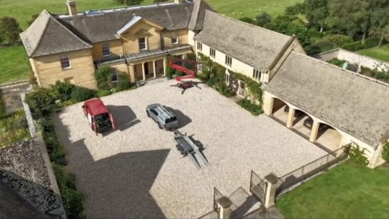 Cotswold stone roof cleaned by Cotswold Roof Cleaning